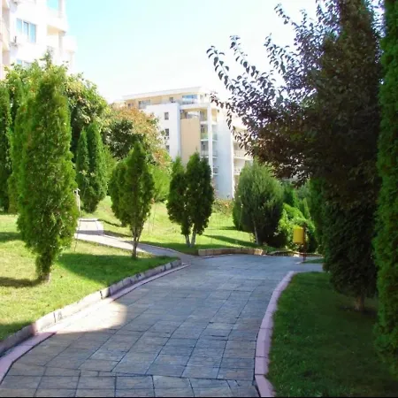 Modern 1-bed In Sort After Daire Sveti Vlas