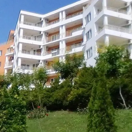 Daire Modern 1-bed In Sort After Sveti Vlas